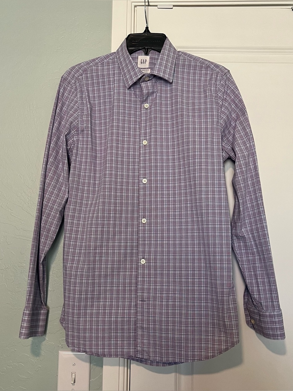 GAP Men’s Purple Plaid Button-Down dress Shirt, stretch slim fit